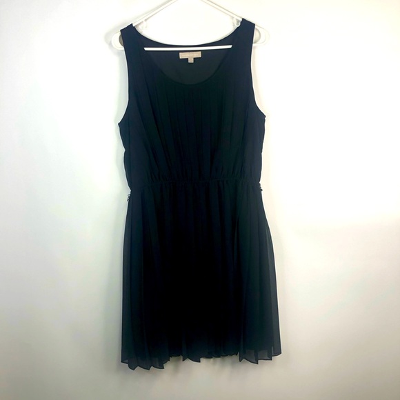Banana Republic Dresses & Skirts - Banana Republic sleeveless scoop neck pull over pleated skirt dress 14